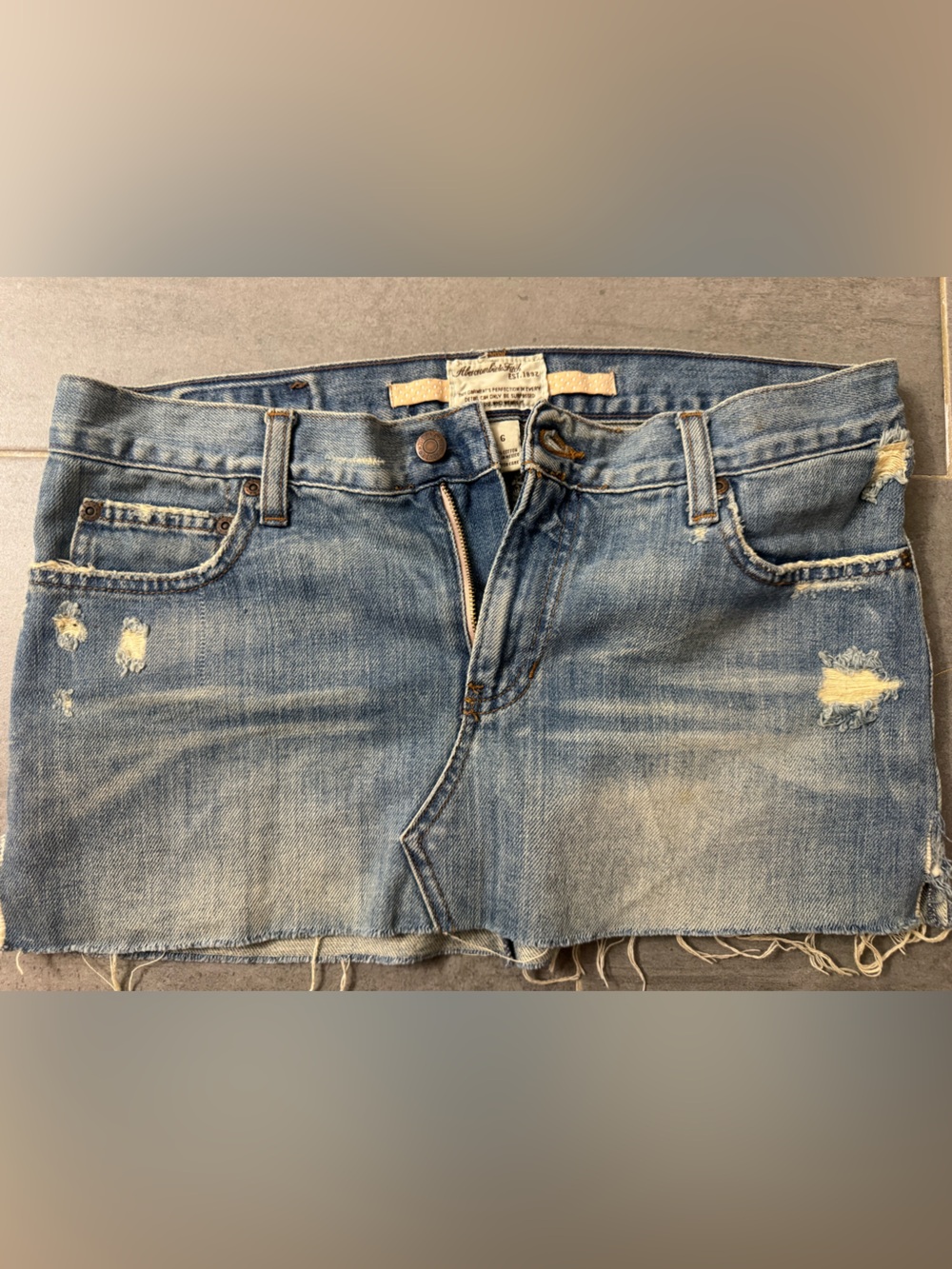 Vintage Y2K Abercrombie & Fitch Distressed Denim Skirt Size 6